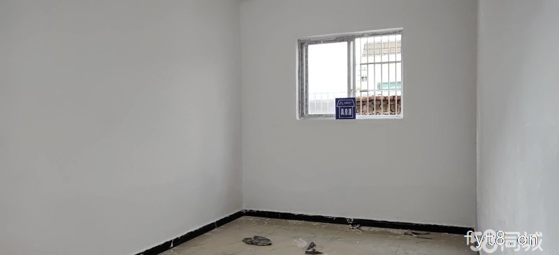 一楼超大带院装修好的,城中心地段,出路方便价格不贵吆